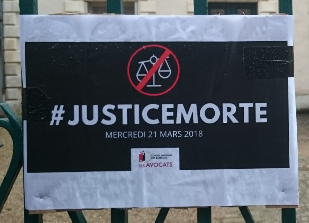 Justice moins partout
