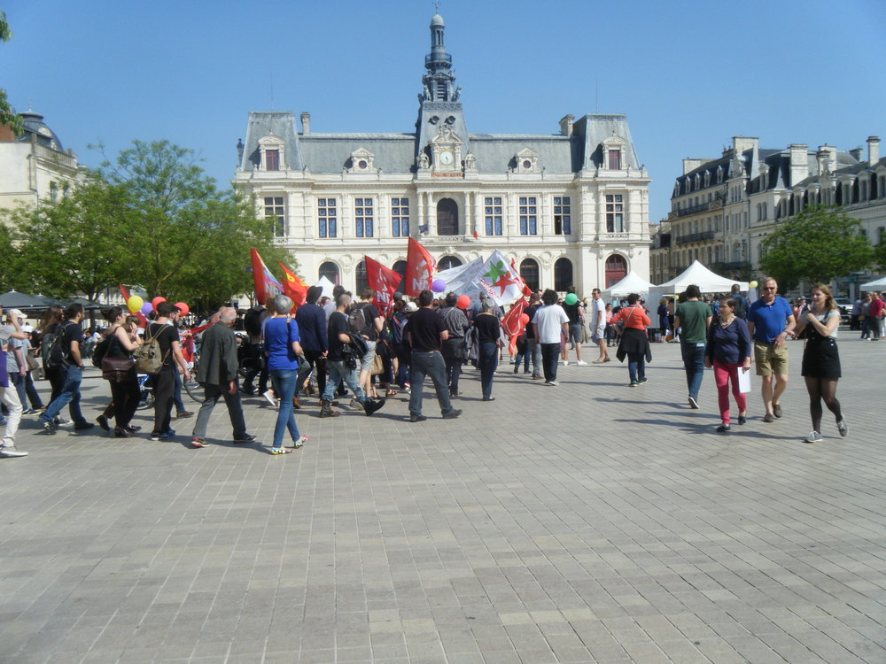 Photos de « la fête à Macron » à Poitiers le 5mai 2018