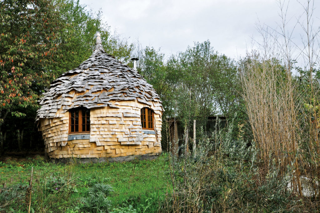 vidéo. Habitat léger près de Poitiers : vivre dans une “figue”!