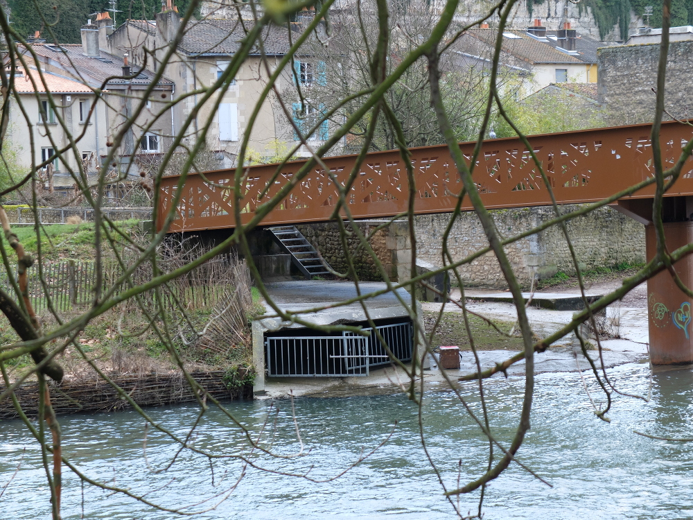 Reportage radio sur la passerelle de Poitiers entre Montbernage et centre ville