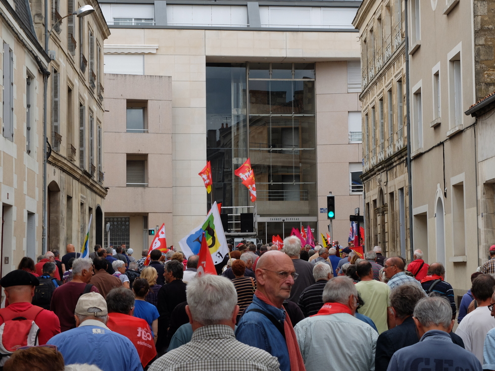 Vidéos et photos de la manifestation des retraité-es à Poitiers