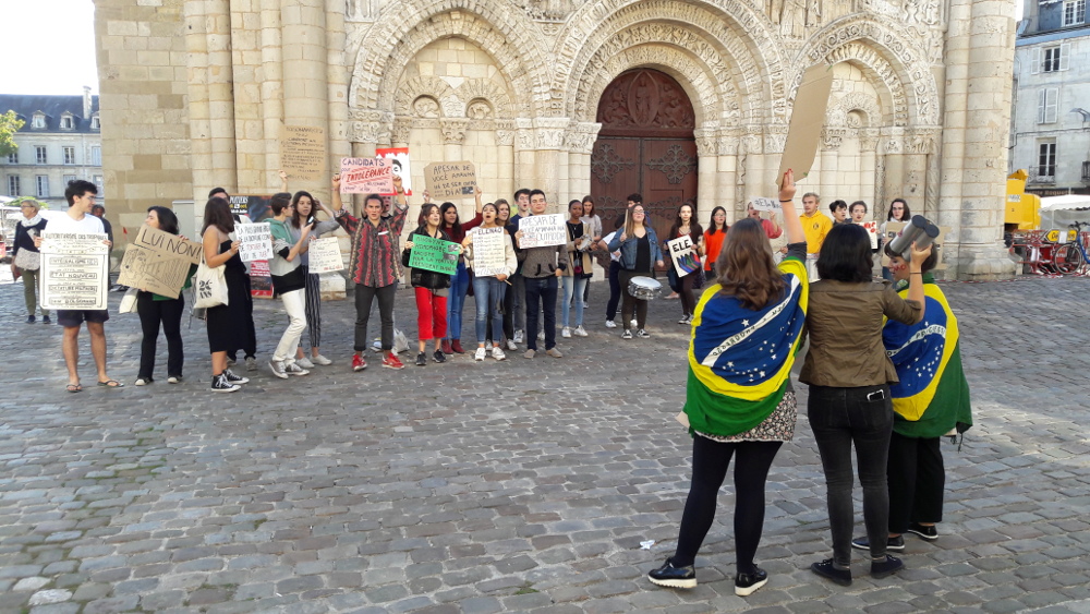 Ni au Brésil ni à Poitiers : lui non !