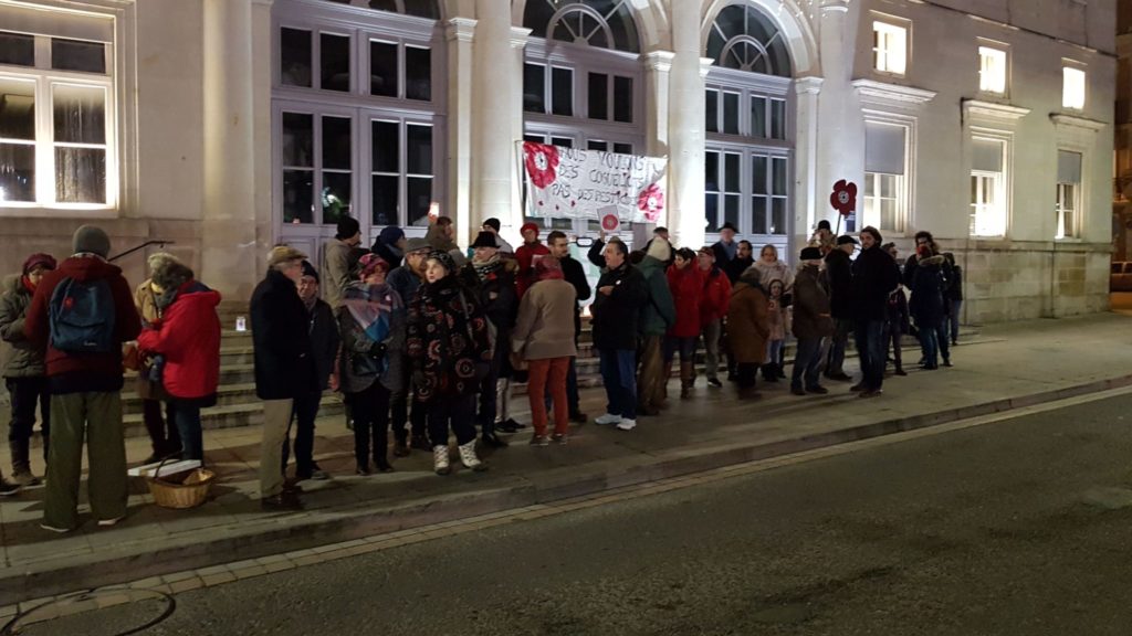 [Photos] Châtellerault « nous voulons des coquelicots »