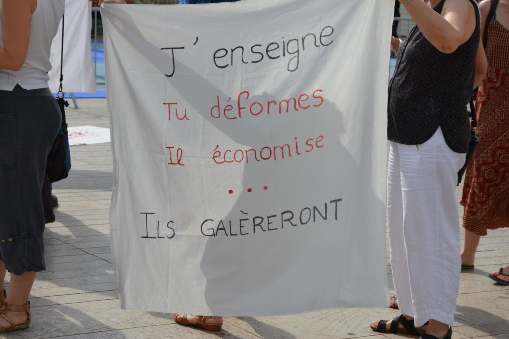 [Photos] Contre Blanquer et sa loi, rassemblement place de la mairie à Poitiers le 1er juillet