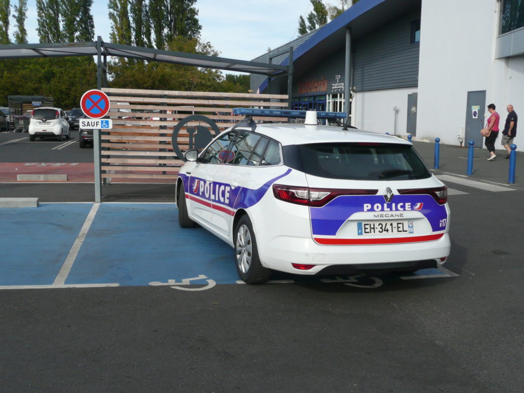 [Photos] Convergence citoyenne (GJ CGT ER & +) à Châtellerault Rond-Point Main Jaune samedi 14 sept