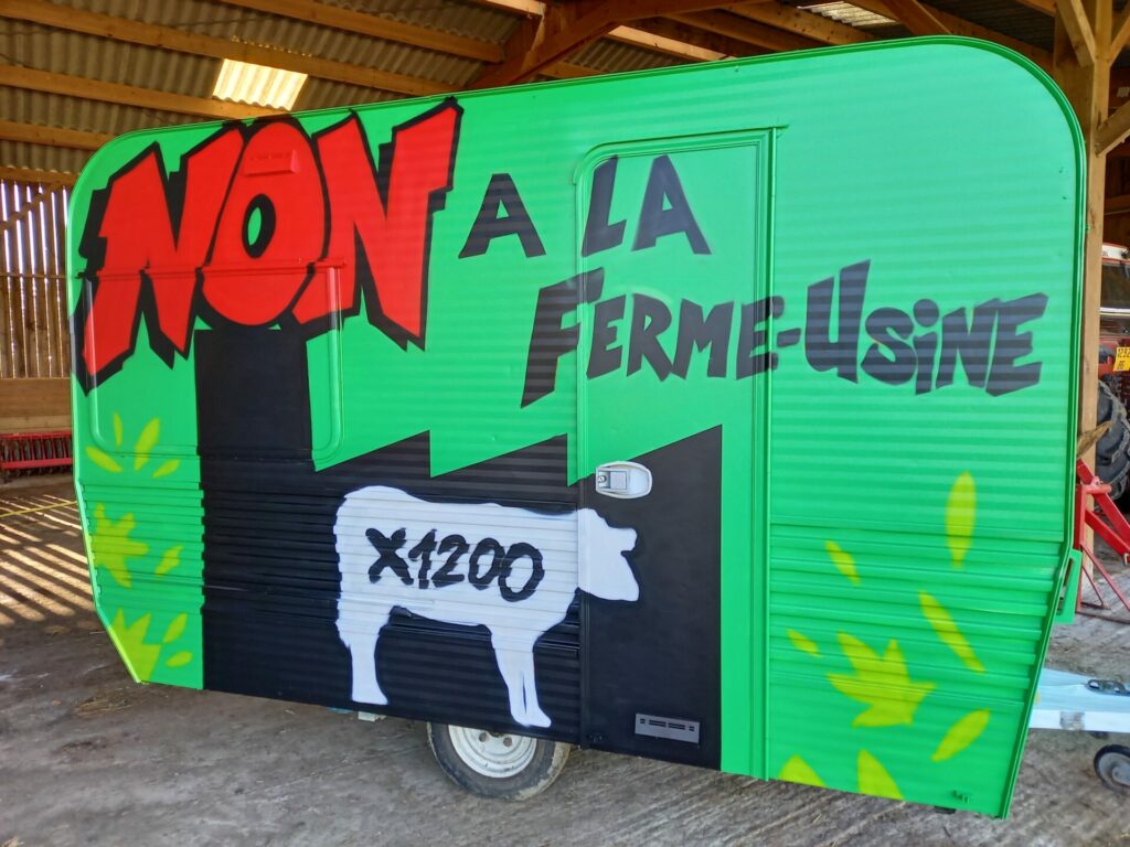 Ferme-usine de Coussay les Bois : ASPECT porte plainte !