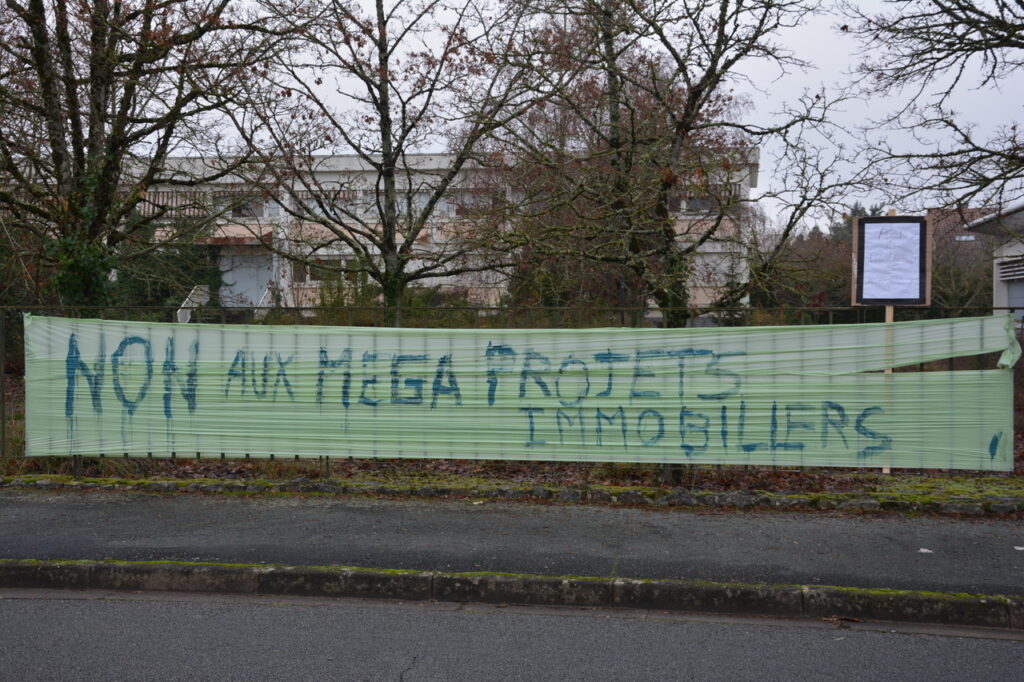 [Photos] A Poitiers-Ouest, des habitants dans la rue