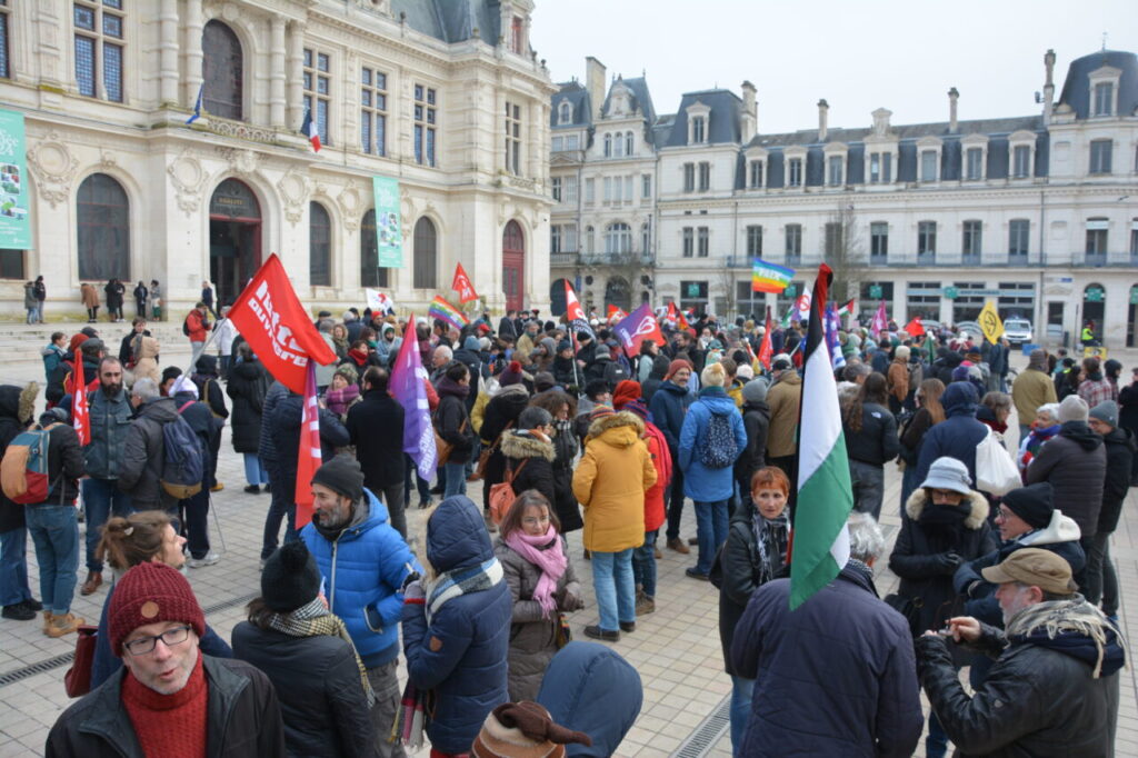[Photos-Vidéo] Contre Darmanin et sa loi, Poitiers se mobilise