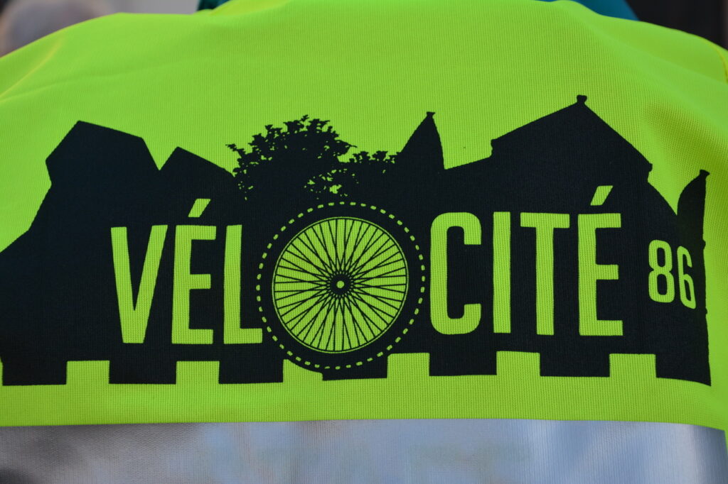 [Photos] Sur la route, une voiture fera toujours plus de victimes qu’un vélo