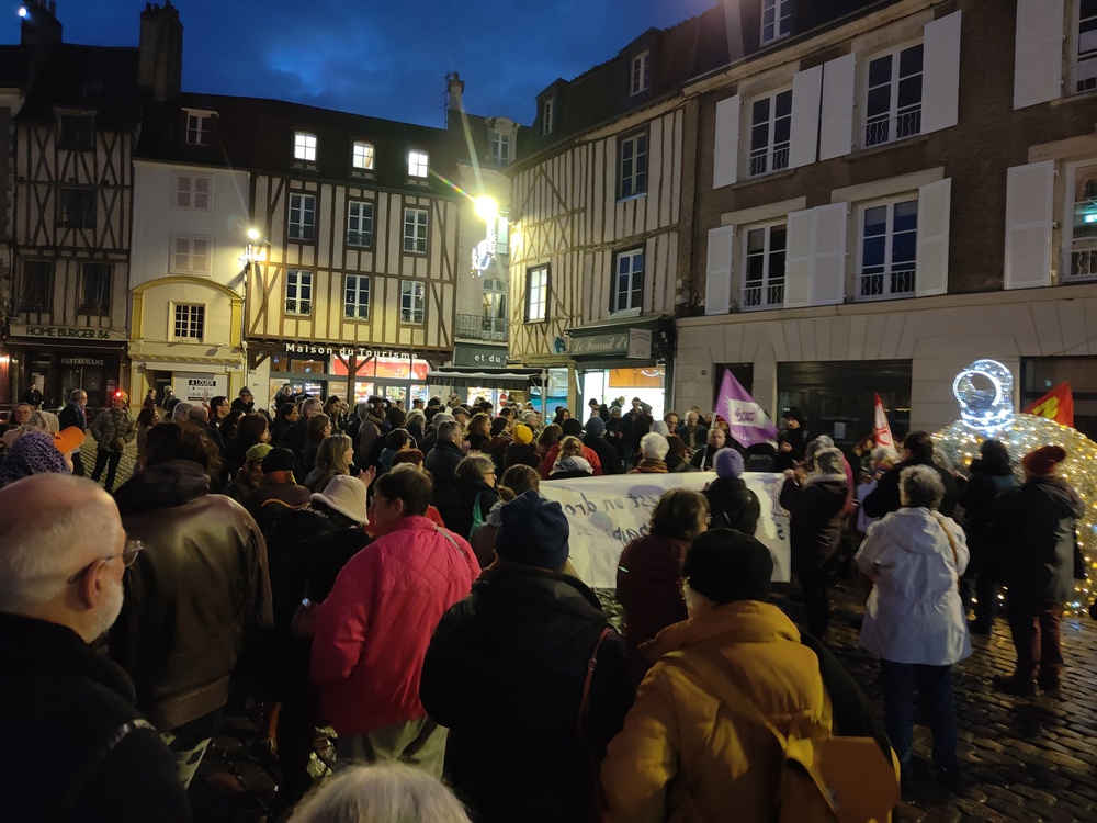 [photos, vidéo] Poitiers. Manifestation pour les droits des migrants du 18 décembre 2024