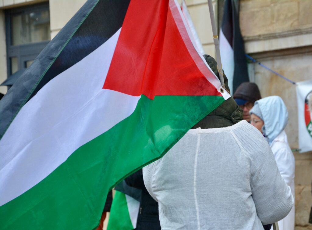 [Photos-Vidéo] En Palestine, bombardements et massacres continuent.