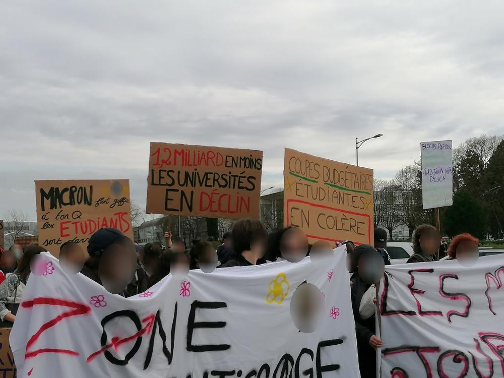 [photos, vidéo] Manifestation des étudiant-es mobilisé-es vers la Sécu