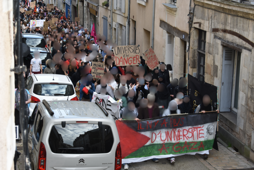 « Coupes budgétaires, étudiant-e-s en colères »
