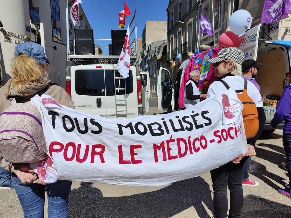 [photos, vidéo] Bonne mobilisation ce 1er avril : le social et médico-social est en danger