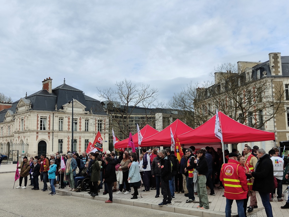 [photos, vidéo] Mobilisation intersyndicale Fonction publique du 3 avril à Poitiers