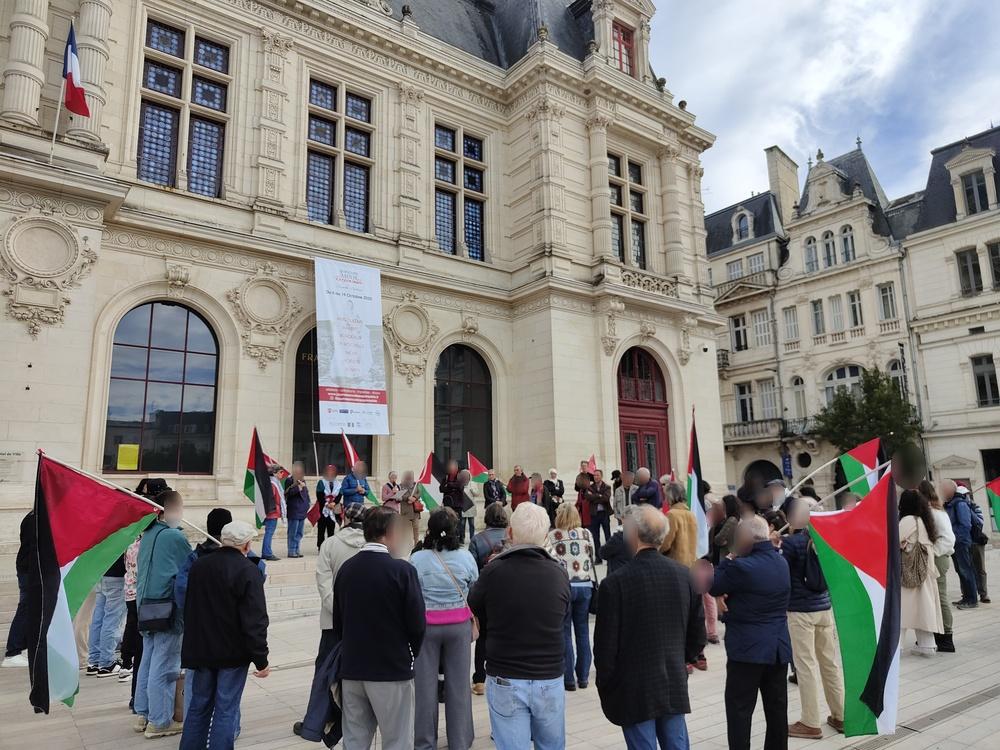 [photos] 80 personnes au rassemblement pour la Palestine à Poitiers