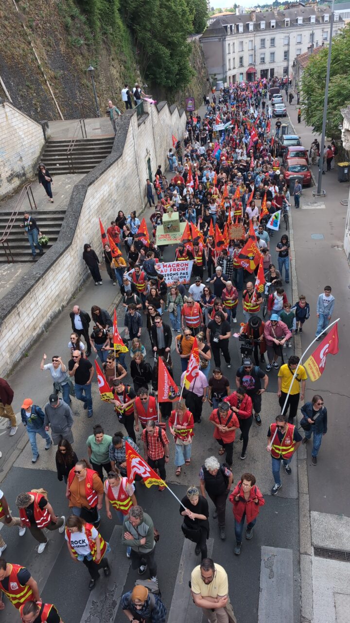[Photos] Un 1er Mai à Poitiers au son des Luttes Locales !