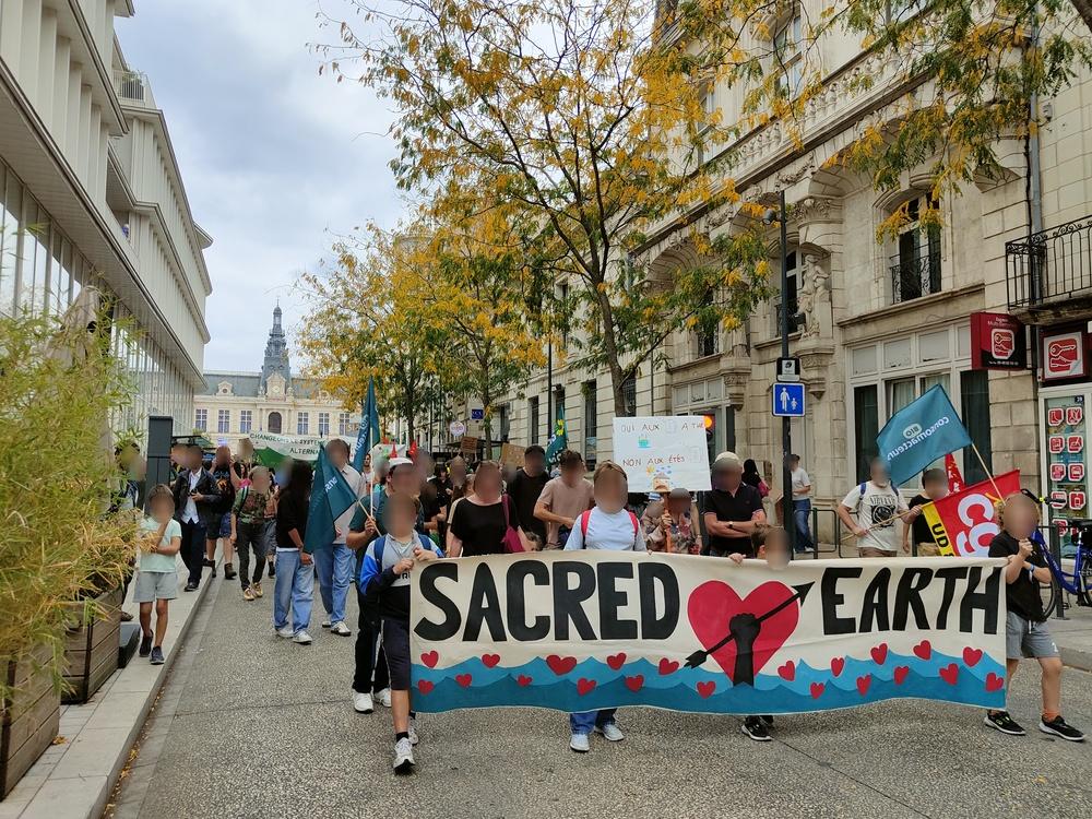 [photos] Marche à Poitiers pour le climat, le vivant, la paix et la justice sociale le 26 septembre