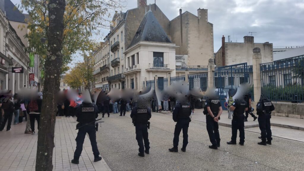 [Photos] Jeudi 1er octobre : Victor Hugo bloqué !